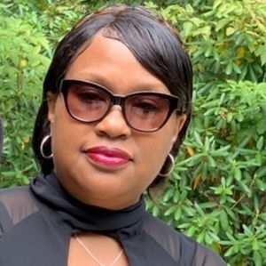 Meet your Posher, Bobbie